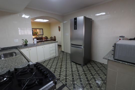 Cozinha de casa à venda com 2 quartos, 200m² em Pestana, Osasco