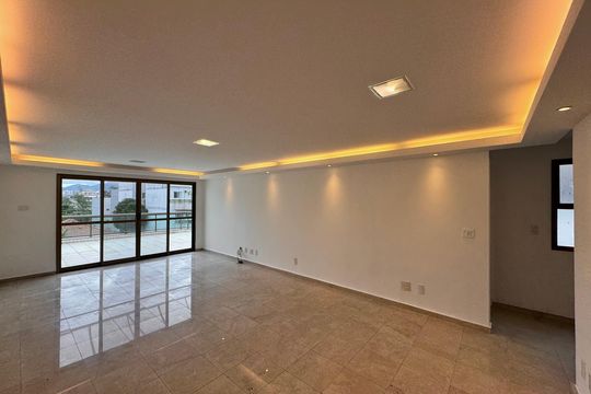 Apartamento para alugar com 3 quartos, 330m² em Recreio dos Bandeirantes, Rio de Janeiro