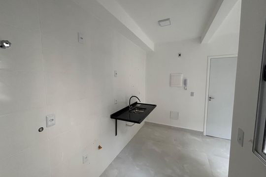 Sala/cozinha de apartamento à venda com 2 quartos, 38m² em Cidade Antônio Estêvão de Carvalho, São Paulo