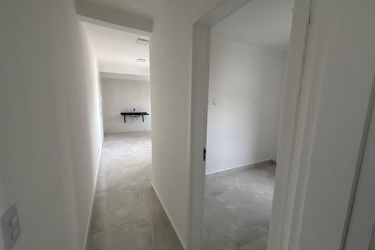 Corredor de apartamento à venda com 2 quartos, 38m² em Cidade Antônio Estêvão de Carvalho, São Paulo