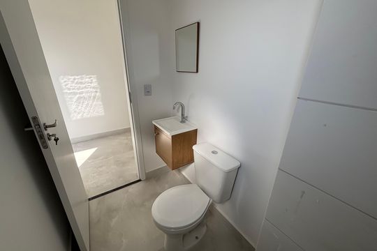 Banheiro  de apartamento para alugar com 1 quarto, 30m² em Cidade Antônio Estêvão de Carvalho, São Paulo
