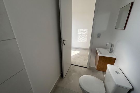 Banheiro  de apartamento para alugar com 1 quarto, 30m² em Cidade Antônio Estêvão de Carvalho, São Paulo