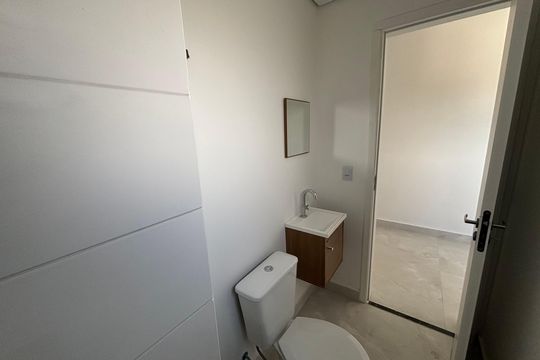 Banheiro de apartamento à venda com 2 quartos, 38m² em Cidade Antônio Estêvão de Carvalho, São Paulo