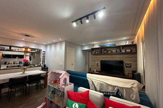 Sala de apartamento à venda com 3 quartos, 105m² em Jardim Tupanci, Barueri