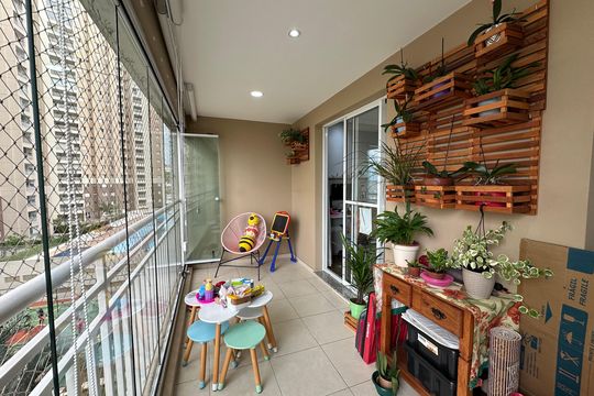 Varanda da Sala de apartamento à venda com 3 quartos, 105m² em Jardim Tupanci, Barueri