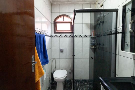 Banheiro de casa à venda com 3 quartos, 125m² em Rio Pequeno, São Paulo