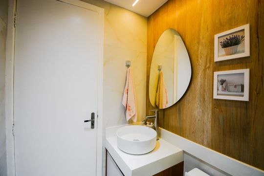 Banheiro Social de apartamento à venda com 2 quartos, 62m² em Jardim Vila Galvao, Guarulhos