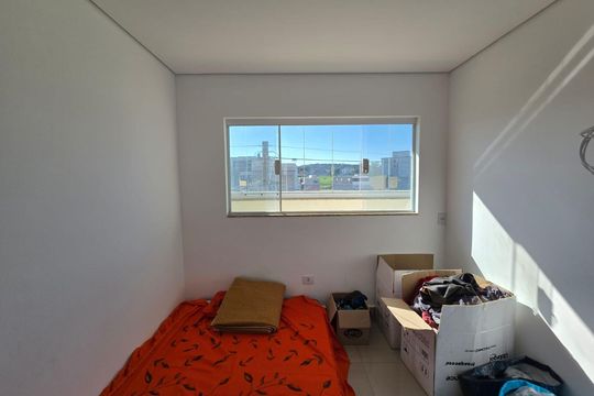 Quarto 01 de kitnet/studio para alugar com 2 quartos, 92m² em Jardim Presidente Dutra , Guarulhos