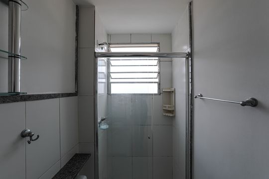 Banheiro de apartamento para alugar com 2 quartos, 125m² em Vila Santana, Mogi das Cruzes