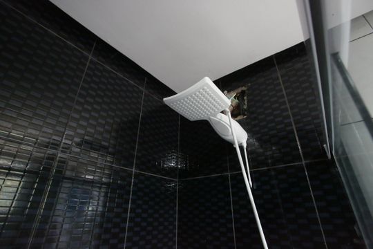 Banheiro da Suíte de casa de condomínio à venda com 2 quartos, 180m² em Taquara, Rio de Janeiro