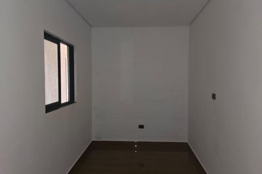 Quarto  de kitnet/studio para alugar com 1 quarto, 26m² em Jardim Presidente Dutra, Guarulhos