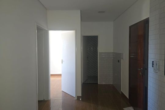 Sala/ Cozinha de kitnet/studio para alugar com 2 quartos, 37m² em Jardim Presidente Dutra, Guarulhos