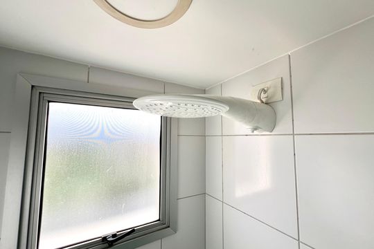 Chuveiro de apartamento à venda com 2 quartos, 60m² em Serrano, Belo Horizonte
