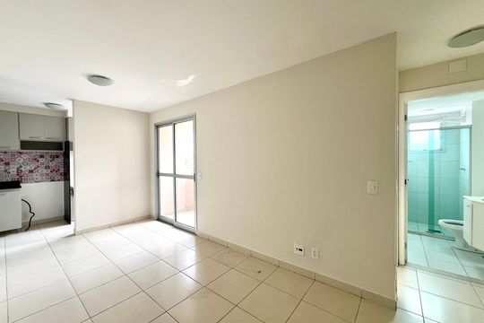 Sala de apartamento à venda com 2 quartos, 60m² em Serrano, Belo Horizonte