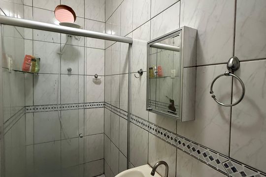 Banheiro de casa à venda com 2 quartos, 180m² em Carlos Prates, Belo Horizonte