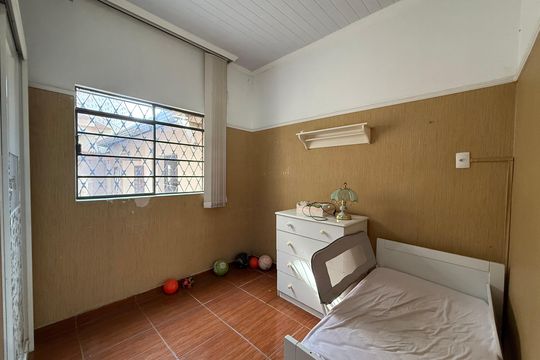Quarto de casa à venda com 2 quartos, 180m² em Carlos Prates, Belo Horizonte