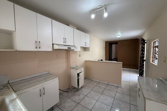 Cozinha de casa à venda com 2 quartos, 180m² em Carlos Prates, Belo Horizonte