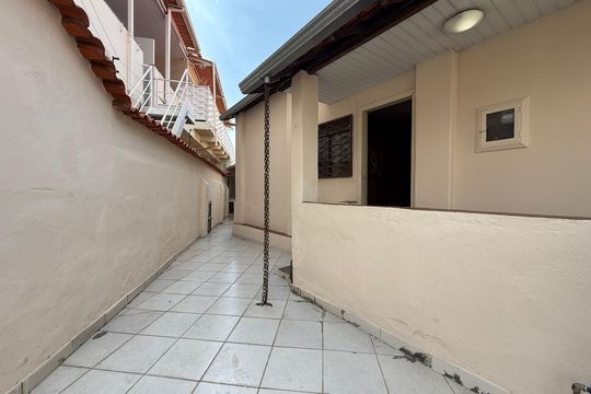 Área externa de casa à venda com 2 quartos, 180m² em Carlos Prates, Belo Horizonte