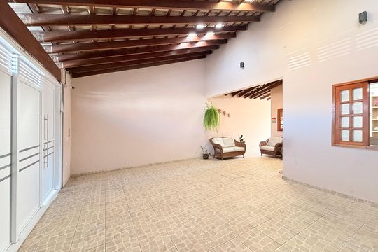 Garagem de casa à venda com 2 quartos, 146m² em Parque Residencial Jundiaí, Jundiaí