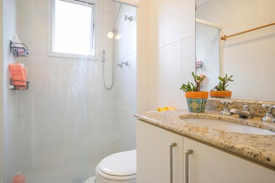 Banheiro da suíte de apartamento para alugar com 2 quartos, 76m² em Santa Paula, São Caetano do Sul