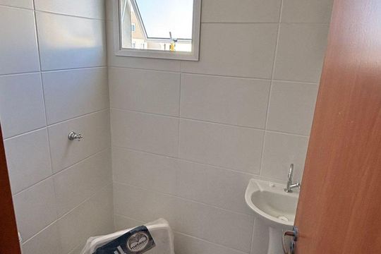 Banheiro de apartamento para alugar com 1 quarto, 30m² em Hípica, Porto Alegre