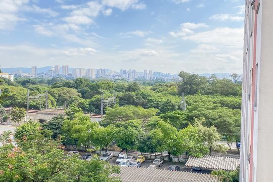 Vista  de apartamento à venda com 2 quartos, 47m² em Vila Paulistania, São Paulo