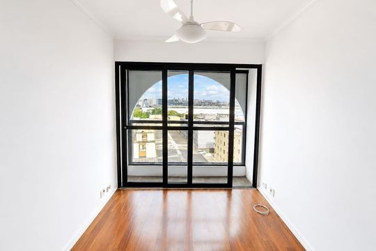 Apartamento à venda com 2 quartos, 56m² em Quinta da Paineira, São Paulo