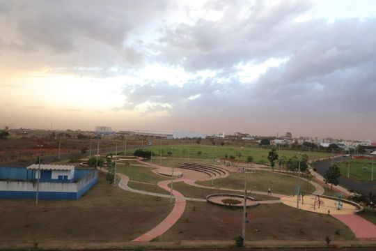 Sacada de apartamento para alugar com 2 quartos, 52m² em Novo Mundo, Uberlândia