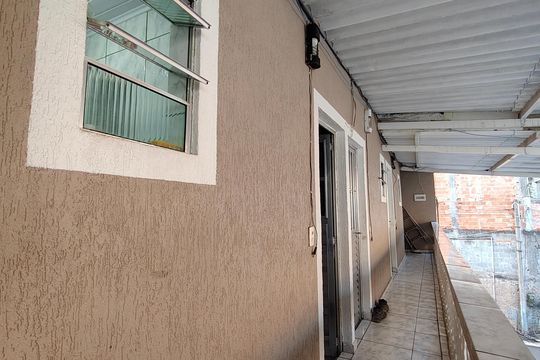 Kitnet/Studio à venda com 20 quartos, 620m² em Vila Zat, São Paulo