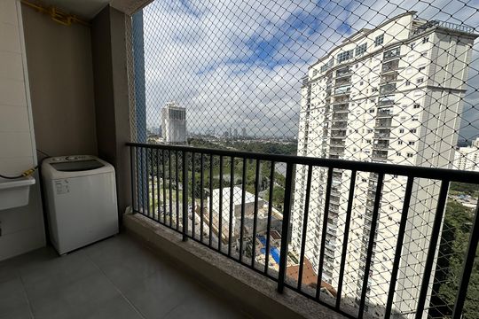 Varanda da Sala de apartamento para alugar com 2 quartos, 52m² em Alphaville Empresarial, Barueri
