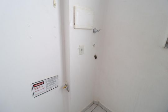 Cozinha e Área de Serviço de apartamento para alugar com 0 quarto, 43m² em Shopping Park, Uberlândia
