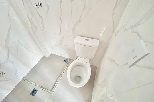 Banheiro de apartamento à venda com 2 quartos, 48m² em Vila Paiva, São Paulo