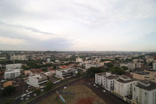 Vista Quarto 1 de apartamento para alugar com 3 quartos, 100m² em Osvaldo Rezende, Uberlândia