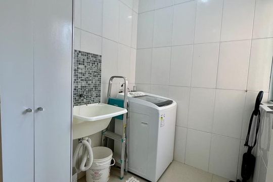 Área de serviço de casa para alugar com 2 quartos, 146m² em Praia Mole, Florianópolis