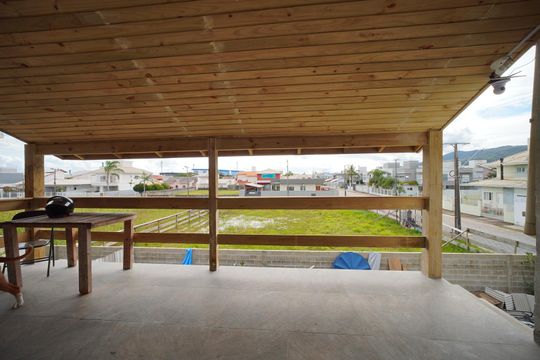 Varanda de apartamento para alugar com 1 quarto, 50m² em Carianos, Florianópolis
