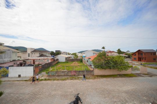 Vista da Suíte de apartamento para alugar com 1 quarto, 50m² em Carianos, Florianópolis