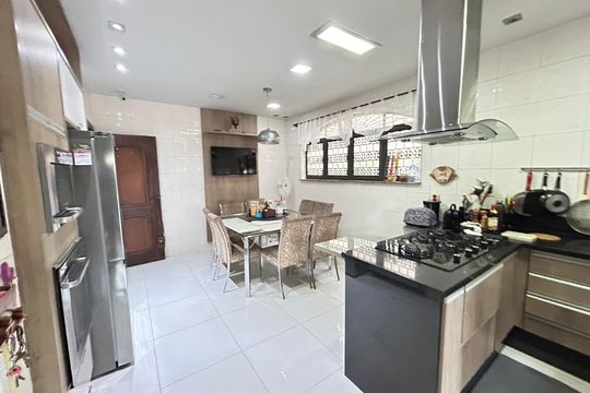 Cozinha de casa à venda com 6 quartos, 493m² em Vila Valqueire, Rio de Janeiro