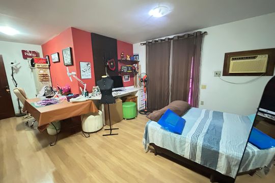 Suíte de casa à venda com 6 quartos, 493m² em Vila Valqueire, Rio de Janeiro