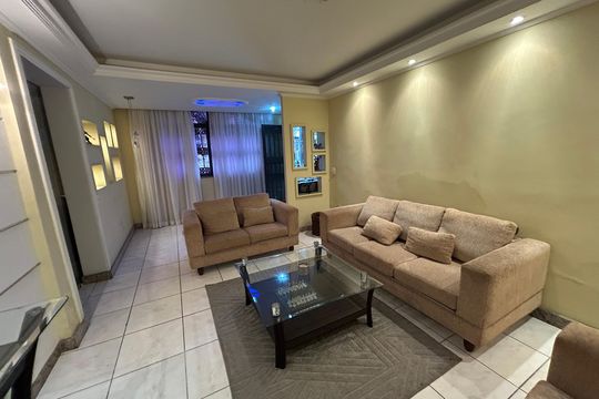 Casa à venda com 6 quartos, 493m² em Vila Valqueire, Rio de Janeiro