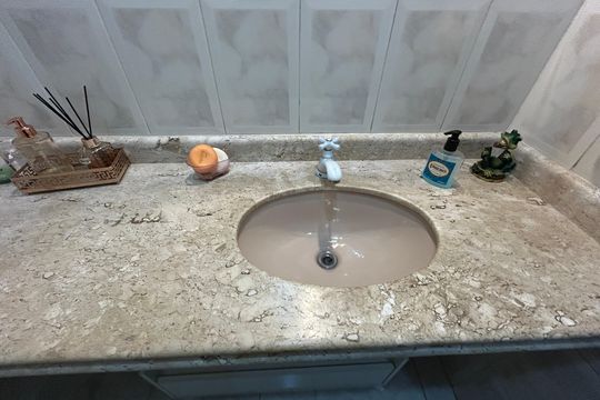 Área comum de casa à venda com 6 quartos, 493m² em Vila Valqueire, Rio de Janeiro