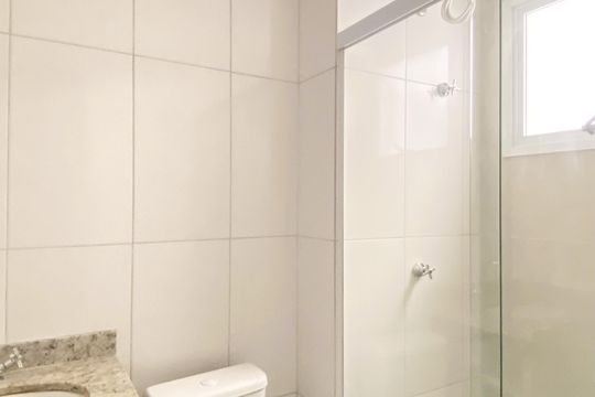 Banheiro de apartamento para alugar com 1 quarto, 25m² em Vila Sao Geraldo, São Paulo