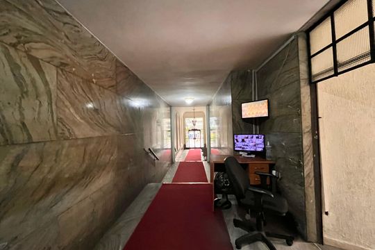 Portaria  de apartamento para alugar com 3 quartos, 138m² em Leme, Rio de Janeiro