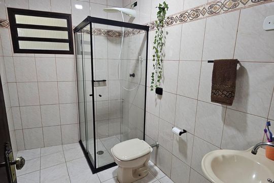 Banheiro de casa à venda com 3 quartos, 110m² em Vila Curuçá Velha, São Paulo
