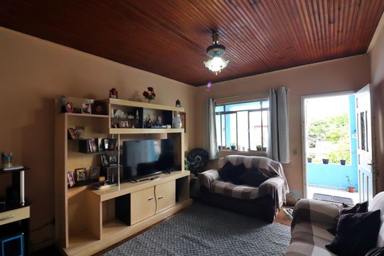 Sala  de casa à venda com 3 quartos, 250m² em Jardim Calux, São Bernardo do Campo