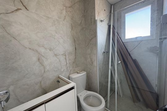 Banheiro da Suíte de apartamento para alugar com 2 quartos, 70m² em Centro, Osasco