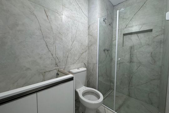 Banheiro 1 de apartamento para alugar com 2 quartos, 70m² em Centro, Osasco