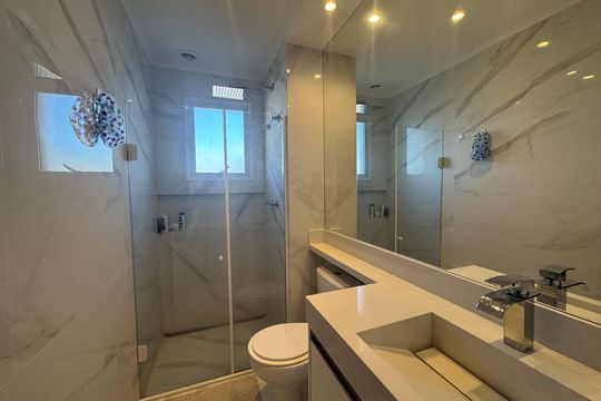 Banheiro da Suíte de apartamento para alugar com 3 quartos, 84m² em Centro, Osasco