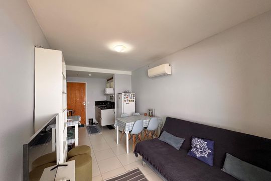 Sala de apartamento à venda com 1 quarto, 50m² em Recreio dos Bandeirantes, Rio de Janeiro