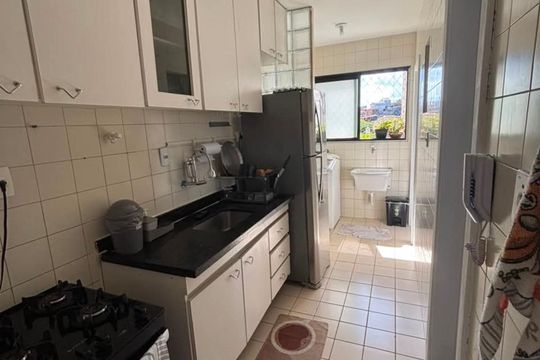 Cozinha de apartamento para alugar com 3 quartos, 86m² em Jardim Armação, Salvador