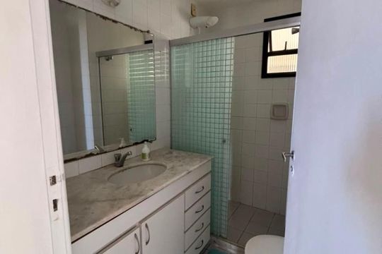 Banheiro de apartamento para alugar com 3 quartos, 86m² em Jardim Armação, Salvador